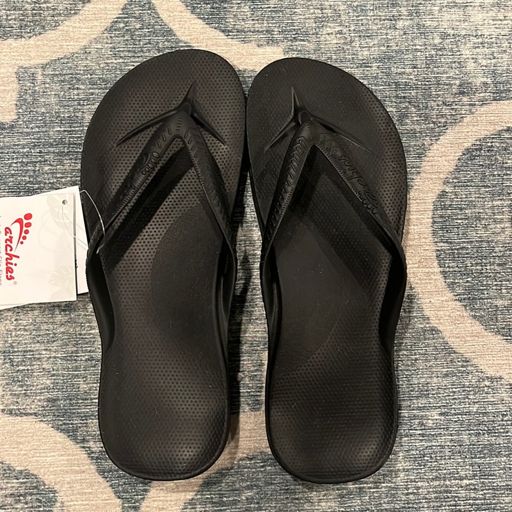 Arch supporting Archies size 8 brand new with tags